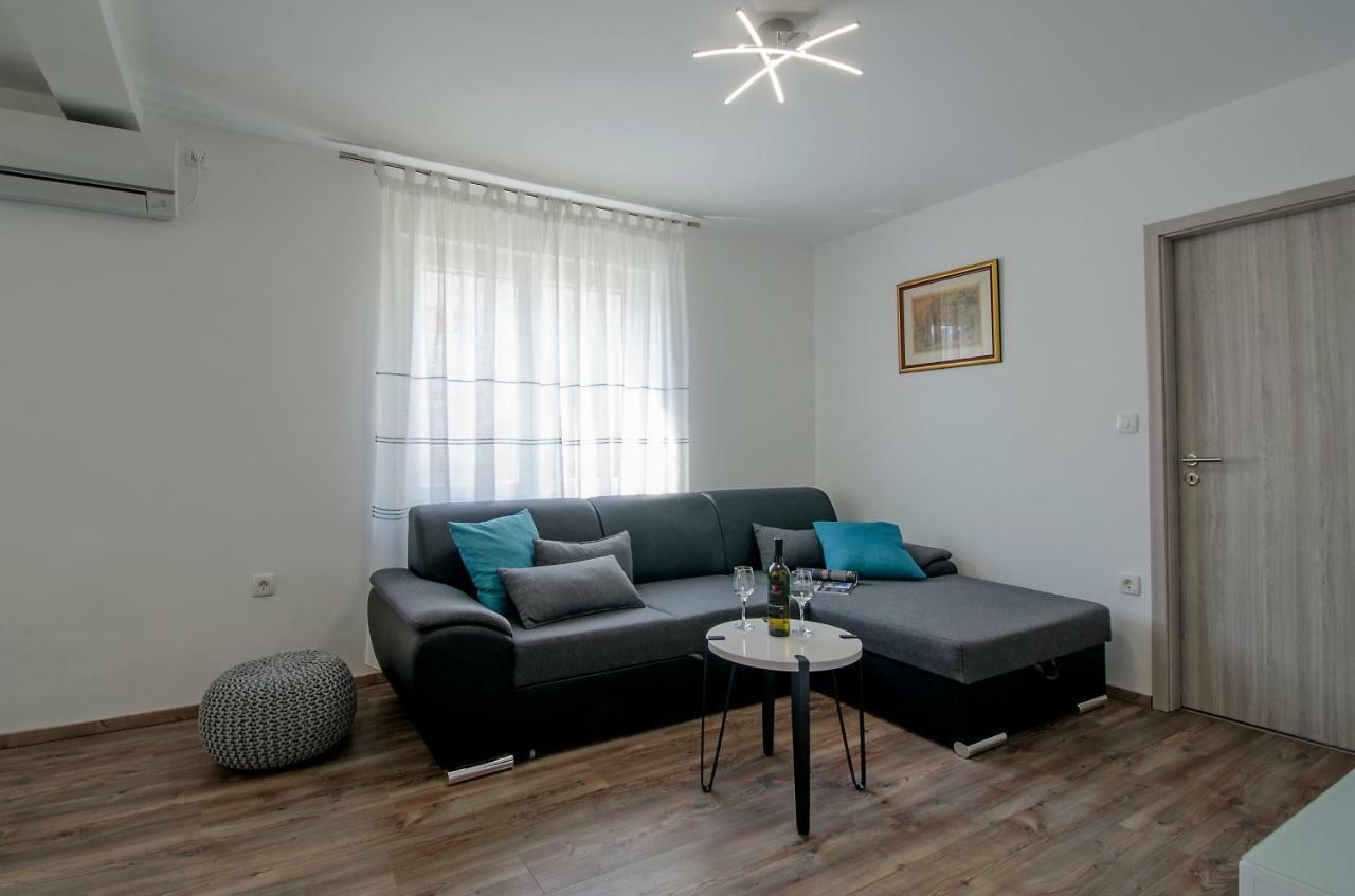 Apartment Pula R&D Εξωτερικό φωτογραφία